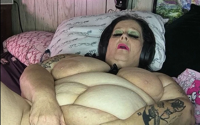 HerculesnVENUS: It Takes 2 Double Dose to Squirt This Chubby Chunky Ho