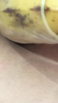 Viral Video of Tikktokk Martiiaciar Eating a Banana