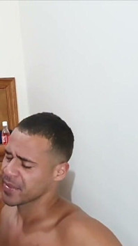 Tineri franci futuți de un latino