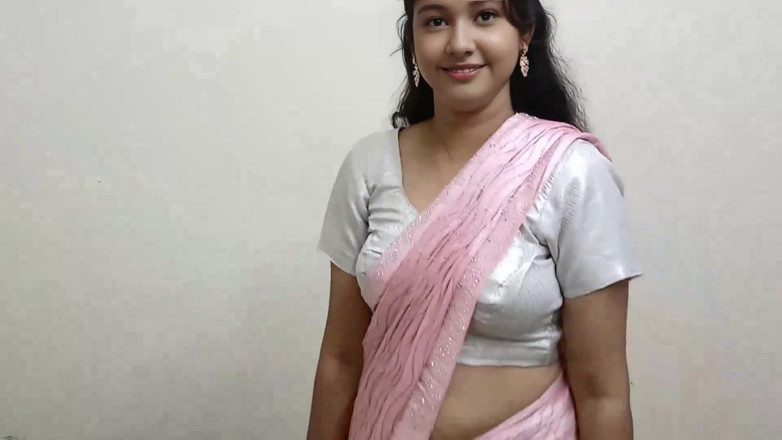 Apple Porn: Azafata india caliente follada por pasajero en sari