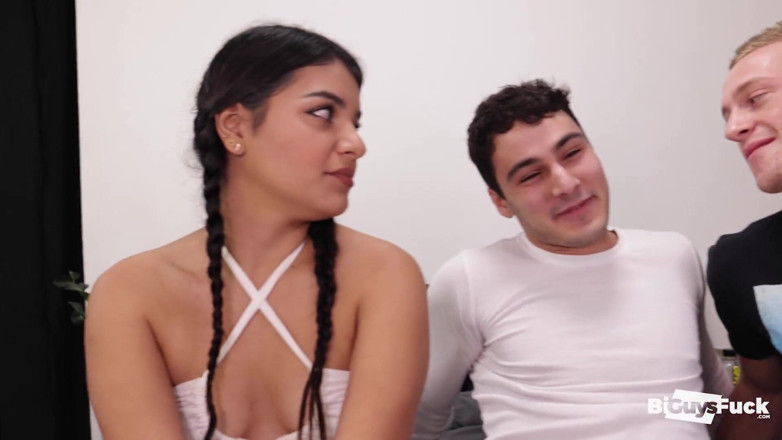 Bi Guys Fuck: Pantat Liam Quinn dipam. Bi Sex Hookup
