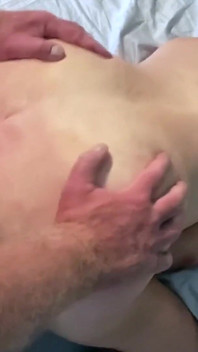 POV zralá MILF dostane její zadek vystružovaný nevlastním otcem Vykouřil nálož na její zadky