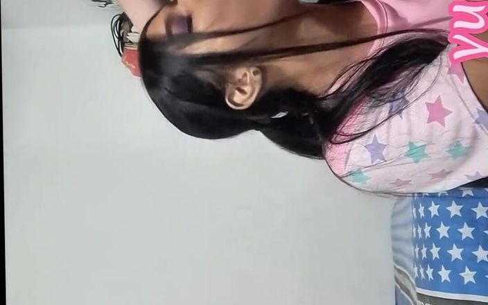 Yulieth Gomez: Mama vitregă excitată își seduce fiul vitreg și îi înghite toată sperma