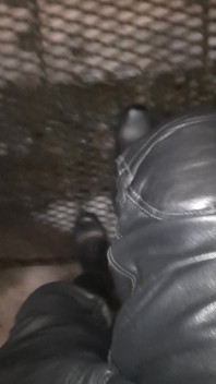 Rubberboots and Leatherpants on Ice