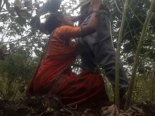 Hot bhabi gold: Futând-o pe cumnata care a venit să lucreze în Câmpuri