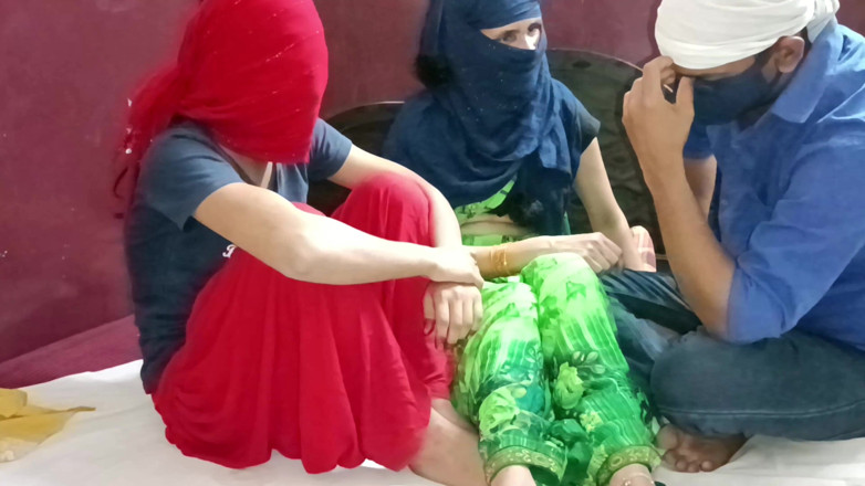 HousewifeGeeta: Ibu tiri jiran dan aweknya dikongkek bersama