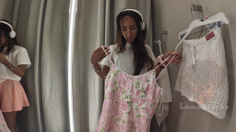 Luna Blackx: Girl Caught in Fitting Room. Everyone Saw Her Naked