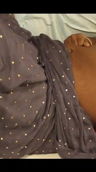 Bini Ditutup Mata Dalam Bos Saree Berkongkek - Sarikata Bahasa Inggeris