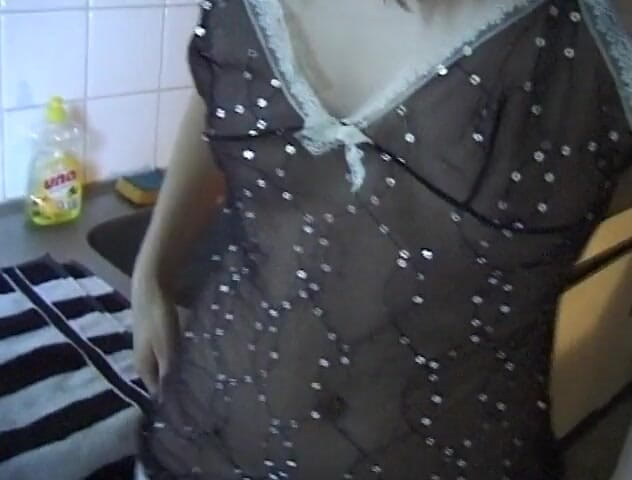 Flash Model Amateurs: 金发荡妇在给头之前被狠操