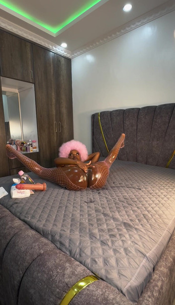 SEXXY-DAISY: Awek dalam merah jambu suka orgasme