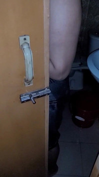 My Stepsister Was Taking a Shower with the Door Open and I Was Peeking in