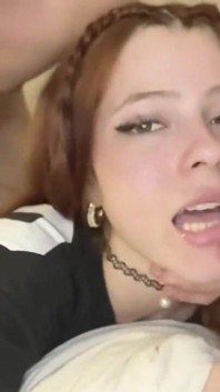 Zrzka teen bere BWC POV polykání spermatu