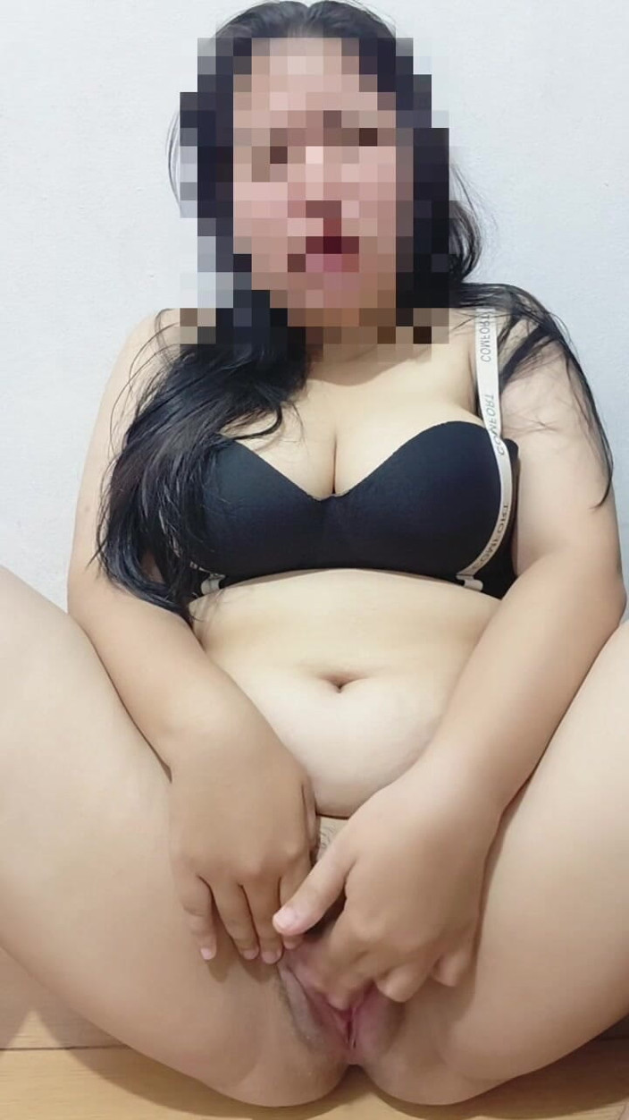 Vaginabig88: Im boarding room entspannen und darauf warten, dass der freund...