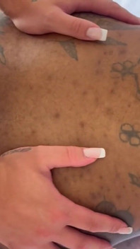 Bionda trans ha scopato la figa e il culo di ftm