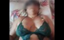 Black &amp; white desicat: बंगाली पत्नी विसाका हॉट सेक्सी ग्रीन अधोवस्त्र पहने हुए सख्त सेक्स कर रही है