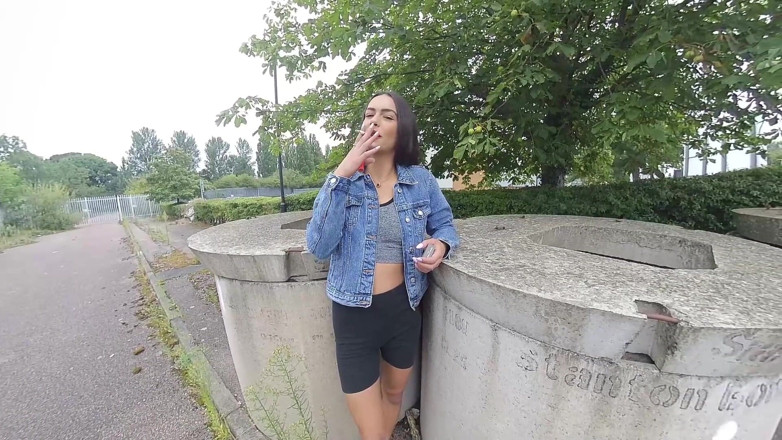 VR smokers HD-2D Videos Only: Modelo kim - entrevista