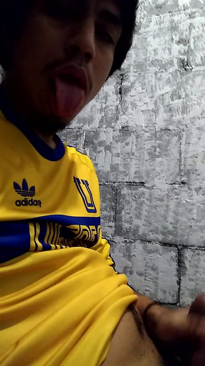 AlexAlejandro13: O noapte în care mă piș pe toată fața bogată pe...