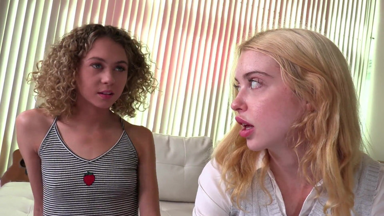 Mano Job: Allie Addison e Chloe cherry nella buona piccola aiutante a...