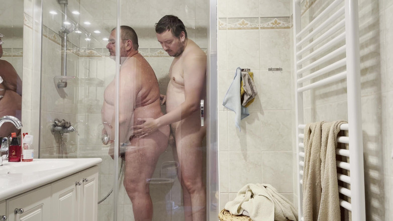 Aimeronds: Büyük baba ile sıcak duş