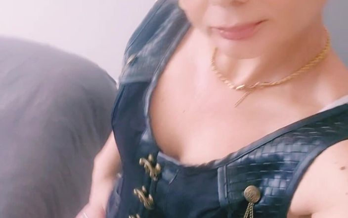 Sofy13: Tu Aimes Ma Nouvelle Tenu Rejoint Moi Pour Me L'enlever