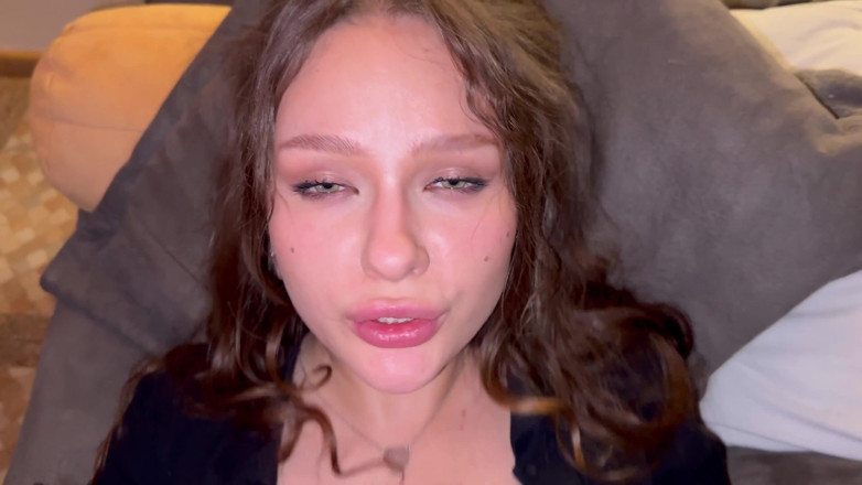 Alexa Poshspicy: POV: Stiefzus verloren aan haar kont bij kaarten. op een...