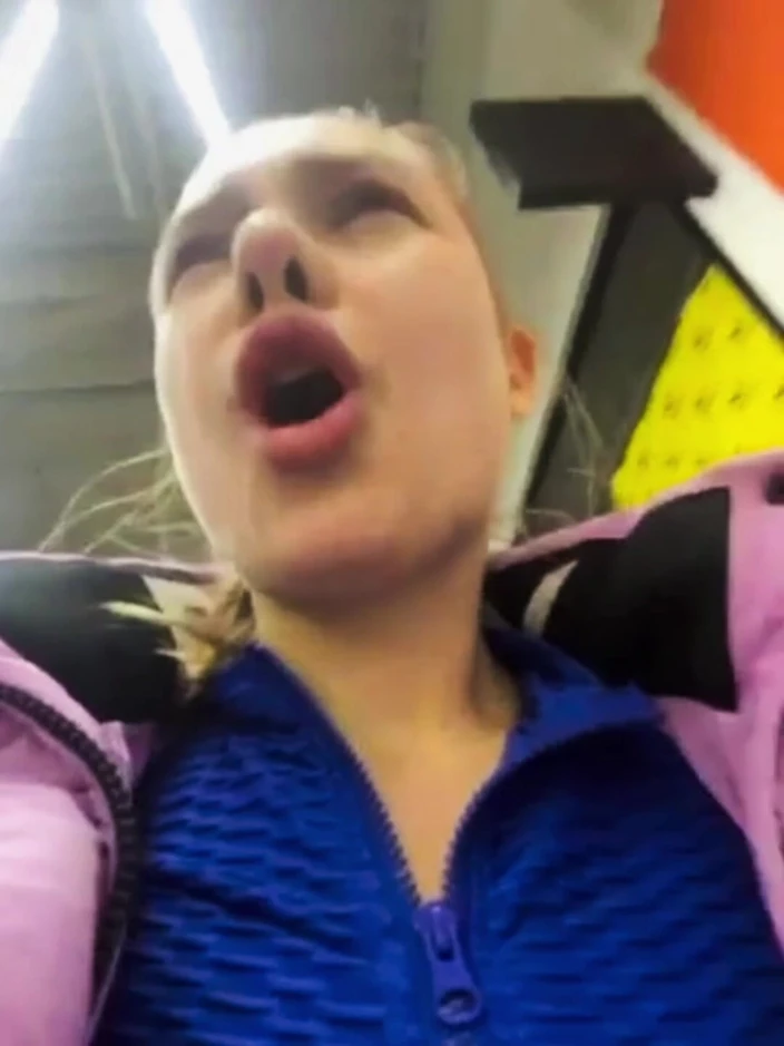 JuiceLussie: Fucking Pussy in Close up