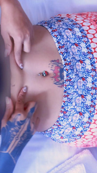Calda ragazza tatuata Fammi assaggiare quella figa stretta alla missionaria