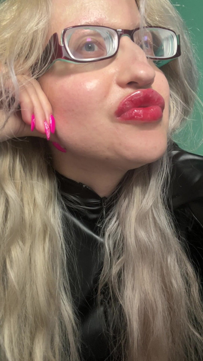 FinDom Goaldigger: 너의 혀를 보여줘!