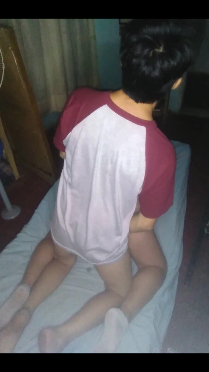 Fitcure1: Scopo la mia ragazza alla pecorina nella sua gonna prima...