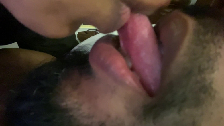 Arabicqueen: Indisk läpp kyss