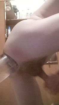 Botol besar dalam pantat muda manis saya dan prolaps dubur