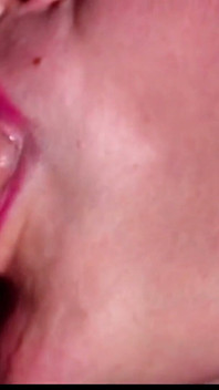 Ik kom klaar in haar mond door verrassing! Close-up