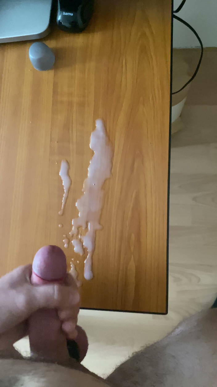 Jednooki21: Cumshot with 15cm Cock Shocks Pornstars