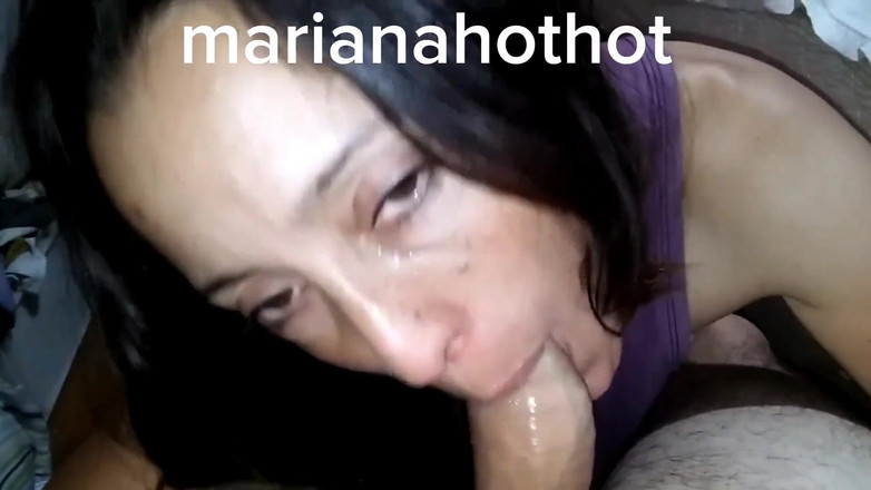 Marian sofar: Marianahothot ingoia un cazzo mentre parla con la gente