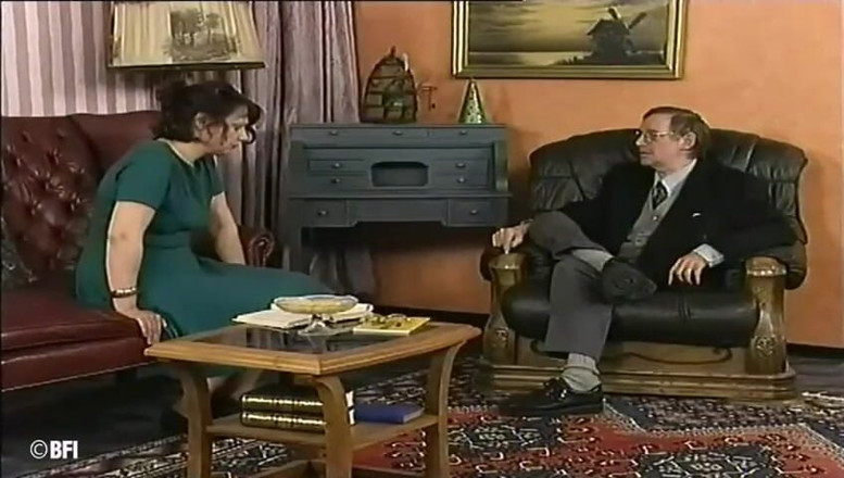 Hardcore slave sex: Бедствие серии 089 - винтажное видео шлюх в чулках, отшлепанных доминантом