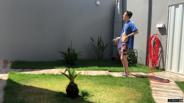 Lust for boys: Stroking in the sun with henry