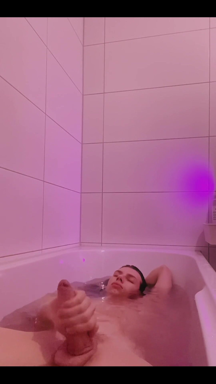 iamtonyrey: Sembra che ti piaccia il bagno della scorsa settimana