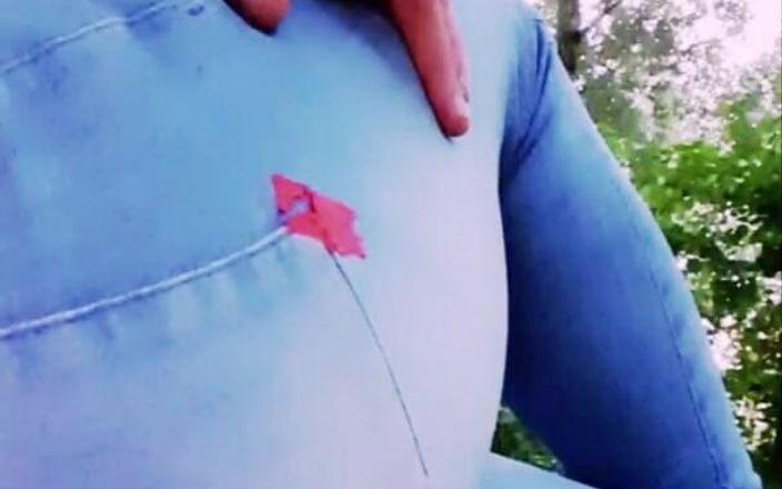 Slutboyben: Ексгібіціоністська порнозірка на відкритому повітрі