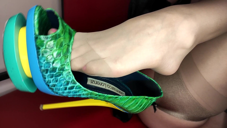 Princess18_: Nejlepší footjob vůbec se stříkající hračkou