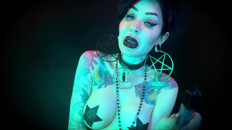 Baal Eldritch: 万圣节夏娃哥特式嘴唇 - 万圣节，黑唇，哥特语，第一人称视角，亲吻，化妆，嘴唇光泽