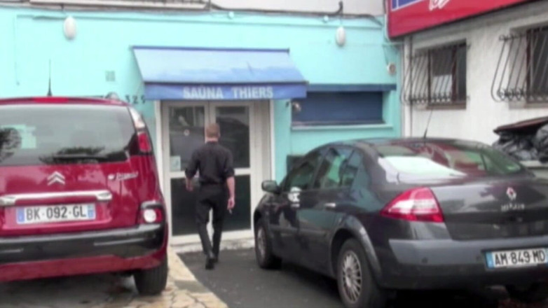 Straight fucking boy in uniform: Twink latino își fute șeful la serviciu