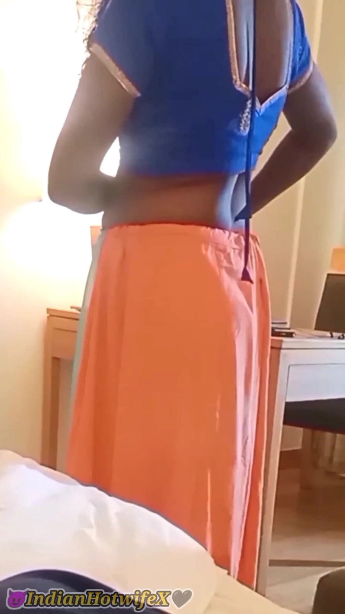 RenuRaj: Desi Tamil miLF Renus Saree stuzzica e scopata missionaria da...