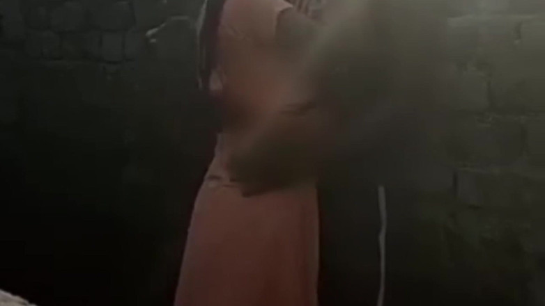 Trilokinath: By flickvän kysser utomhusvatten laddas i använt hem