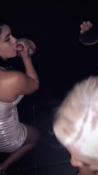 Свінг, оргія та обмін парами — рогоносець виступав з Naughty Wife