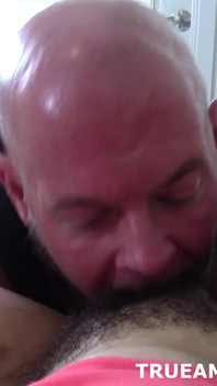 Seksi büyük saçlı kız sikiliyor