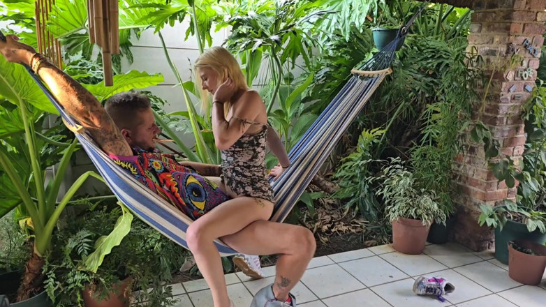 Sparowdox: Hawaii Holiday Slutty Girlfriend on Top