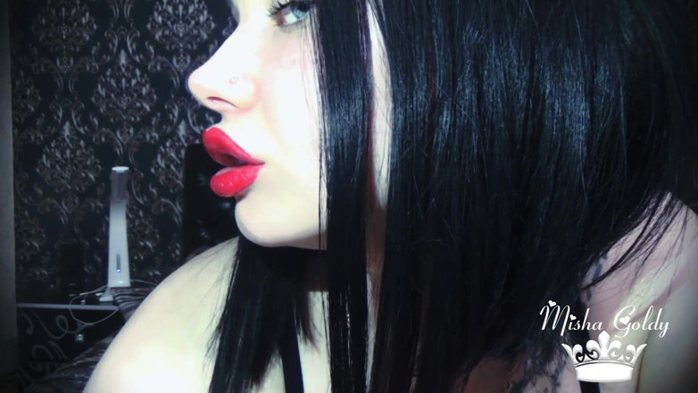 Goddess Misha Goldy: Riesige sexy rote lippen