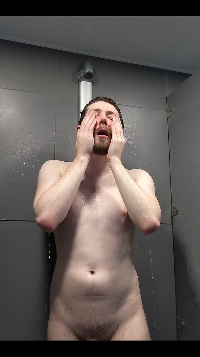 Bob Steel: Duș după antrenament