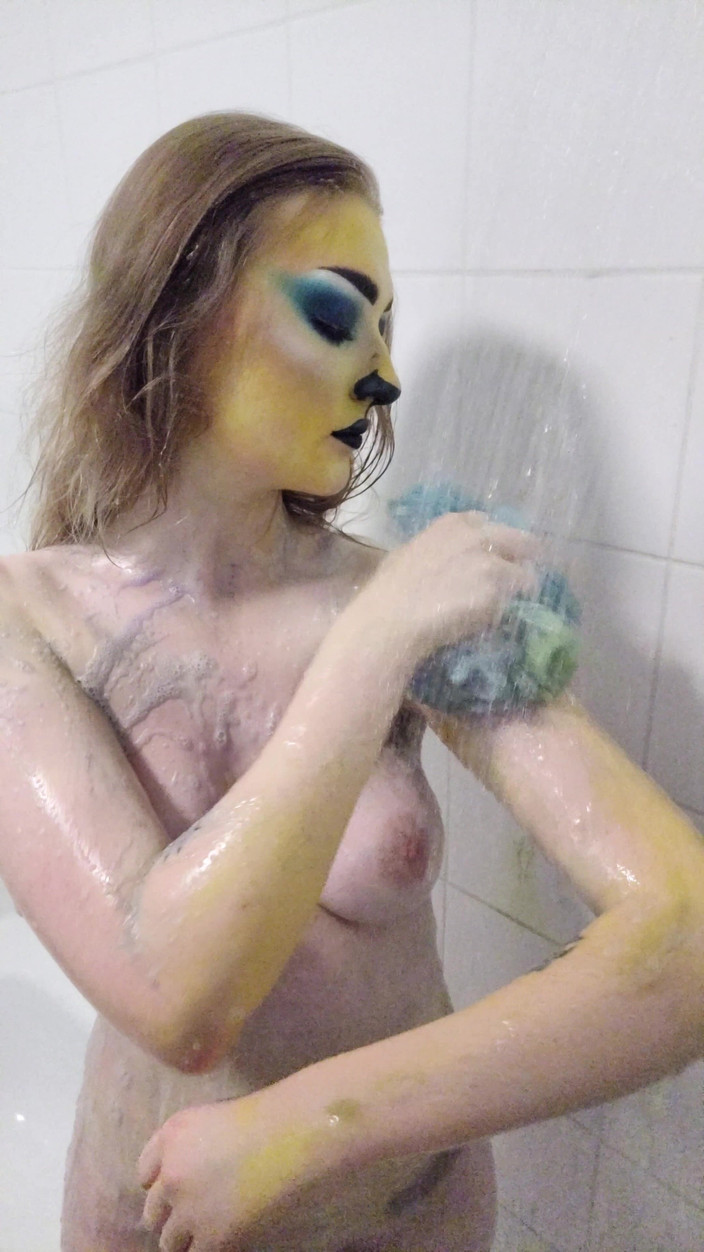 Em Yang: Ankha körperfarbe duschentfernung