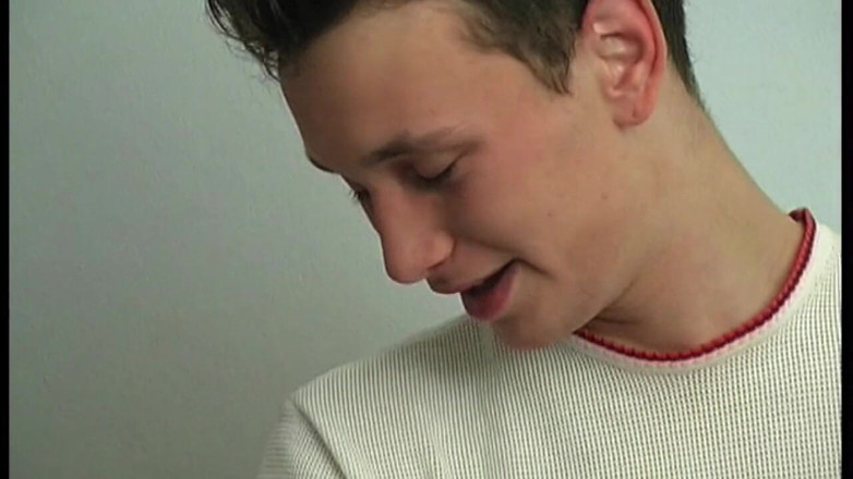 Young straight boy masturbation: Ragazzo etero di 22 anni sodl accetta di essere succhiato da...